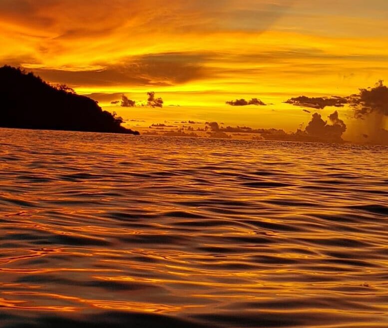 Praslin (Seychelles) #concorsofotograficoviaggicarmen2018. I Grandi Viaggi. La foto del tramonto è stata scattata in acqua sulla spiaggia di #Castaway con #TomaHanks